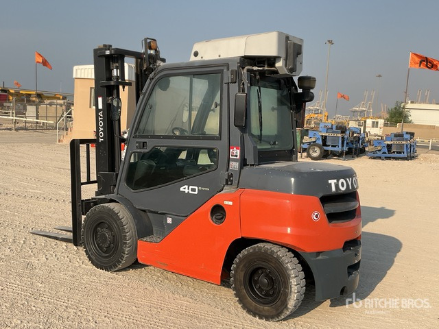 2018 Toyota 8FD40N 4 ton Forklift - Dízel targonca: 2 kép. 2018 Toyota 8FD40N 4 ton Forklift - Dízel targonca: 2 kép.