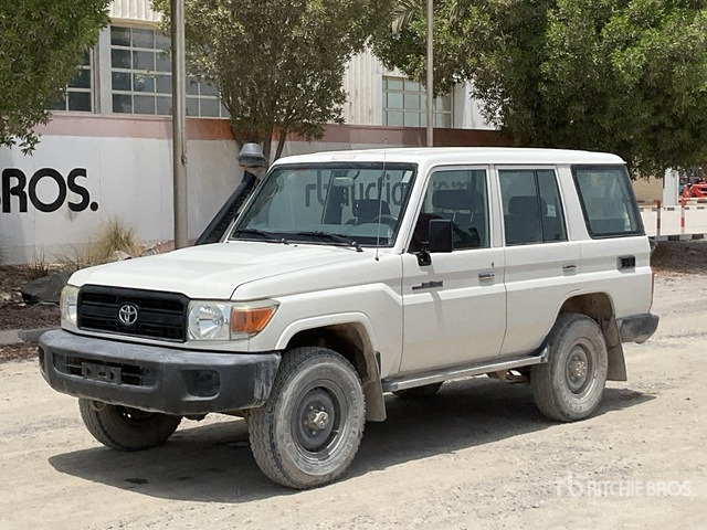 2018 Toyota Land Cruiser 76L 4x4 SUV - Terepjáró/ SUV: 1 kép. 2018 Toyota Land Cruiser 76L 4x4 SUV - Terepjáró/ SUV: 1 kép.