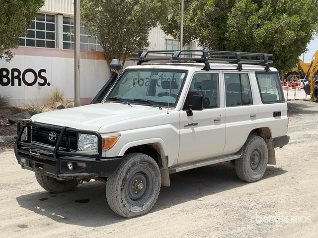 2018 Toyota Land Cruiser 76L 4x4 SUV - Terepjáró/ SUV: 1 kép. 2018 Toyota Land Cruiser 76L 4x4 SUV - Terepjáró/ SUV: 1 kép.