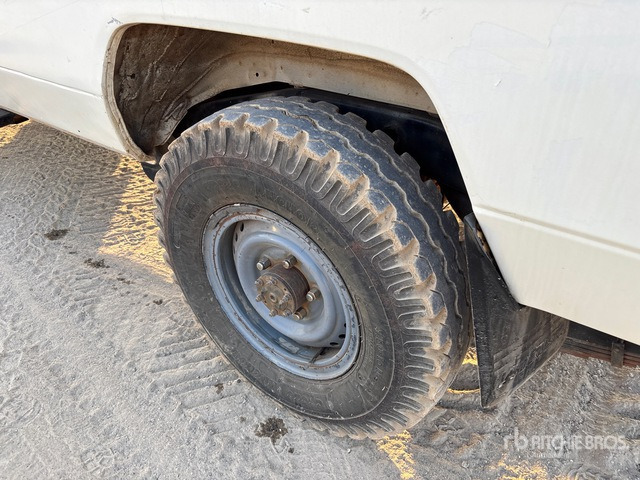 2018 Toyota Land Cruiser 78R 4x4 SUV - Terepjáró/ SUV: 4 kép. 2018 Toyota Land Cruiser 78R 4x4 SUV - Terepjáró/ SUV: 4 kép.