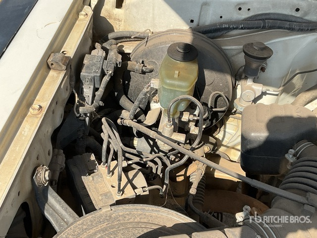 2018 Toyota Land Cruiser 78R 4x4 SUV - Terepjáró/ SUV: 4 kép. 2018 Toyota Land Cruiser 78R 4x4 SUV - Terepjáró/ SUV: 4 kép.