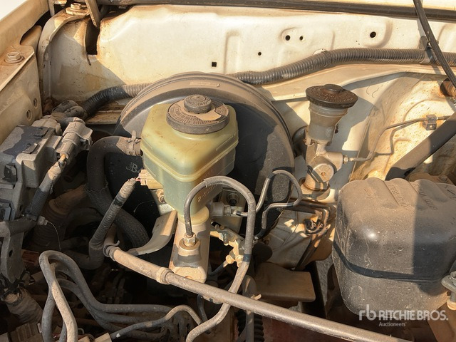 2018 Toyota Land Cruiser 78R 4x4 SUV - Terepjáró/ SUV: 4 kép. 2018 Toyota Land Cruiser 78R 4x4 SUV - Terepjáró/ SUV: 4 kép.