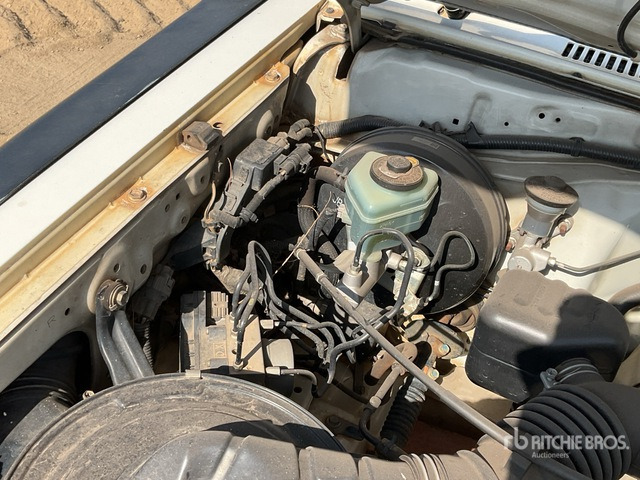 2018 Toyota Land Cruiser 78R 4x4 SUV - Terepjáró/ SUV: 4 kép. 2018 Toyota Land Cruiser 78R 4x4 SUV - Terepjáró/ SUV: 4 kép.