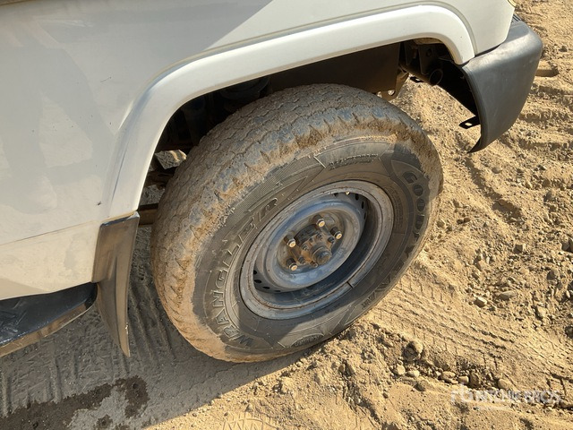 2018 Toyota Land Cruiser 78R 4x4 SUV - Terepjáró/ SUV: 5 kép. 2018 Toyota Land Cruiser 78R 4x4 SUV - Terepjáró/ SUV: 5 kép.