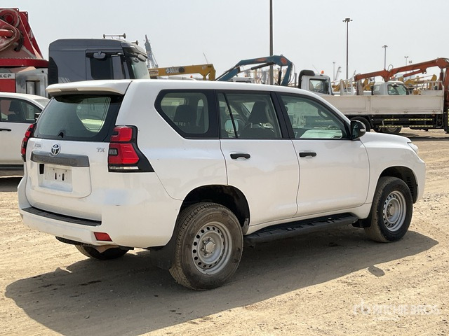 2018 Toyota Prado TX 150L 4x4 SUV - Terepjáró/ SUV: 3 kép. 2018 Toyota Prado TX 150L 4x4 SUV - Terepjáró/ SUV: 3 kép.