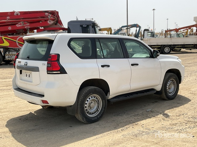 2018 Toyota Prado TX 150L 4x4 SUV - Terepjáró/ SUV: 4 kép. 2018 Toyota Prado TX 150L 4x4 SUV - Terepjáró/ SUV: 4 kép.