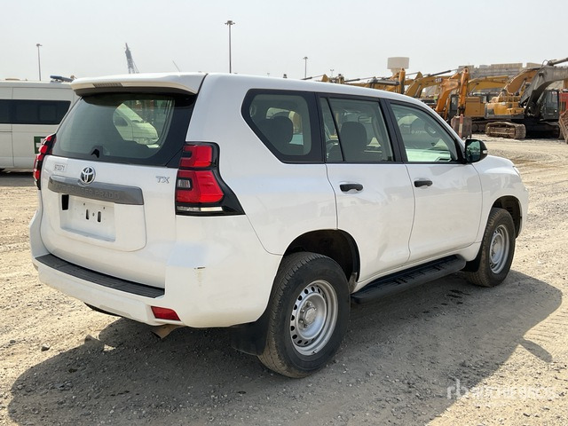 2018 Toyota Prado TX 150L 4x4 SUV - Terepjáró/ SUV: 3 kép. 2018 Toyota Prado TX 150L 4x4 SUV - Terepjáró/ SUV: 3 kép.