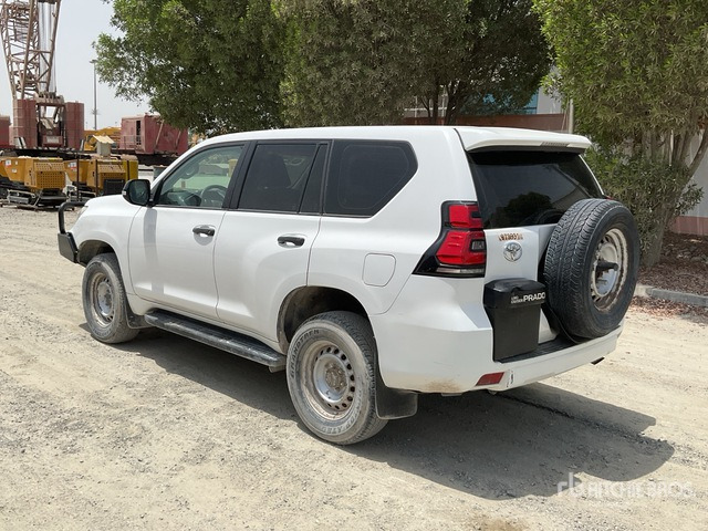 2018 Toyota Prado TX 150L 4x4 SUV - Terepjáró/ SUV: 4 kép. 2018 Toyota Prado TX 150L 4x4 SUV - Terepjáró/ SUV: 4 kép.