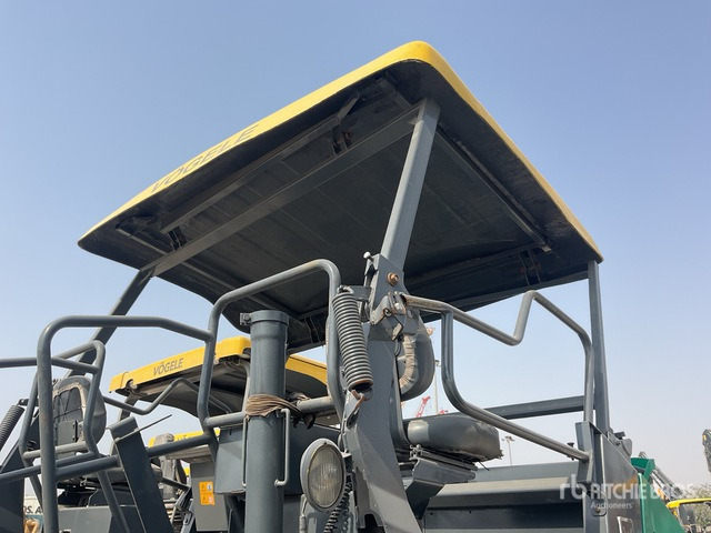 2018 Vogele Super 1400 Track Asphalt Paver - Útburkológép: 5 kép. 2018 Vogele Super 1400 Track Asphalt Paver - Útburkológép: 5 kép.