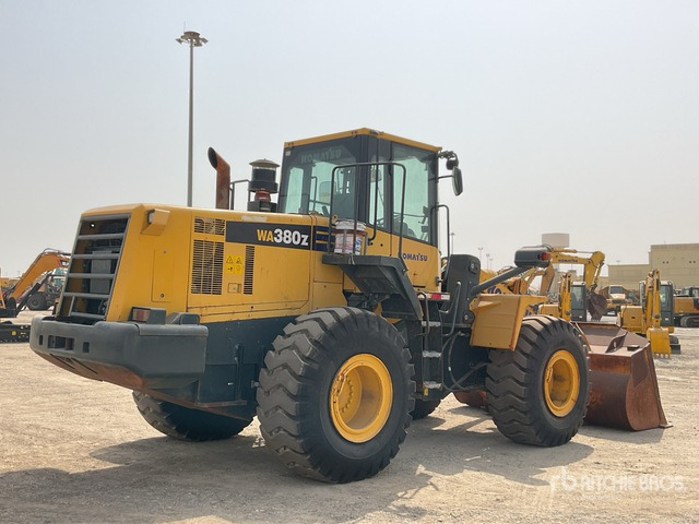 2019 Komatsu WA380Z-6 - Gumikerekes homlokrakodó: 4 kép. 2019 Komatsu WA380Z-6 - Gumikerekes homlokrakodó: 4 kép.