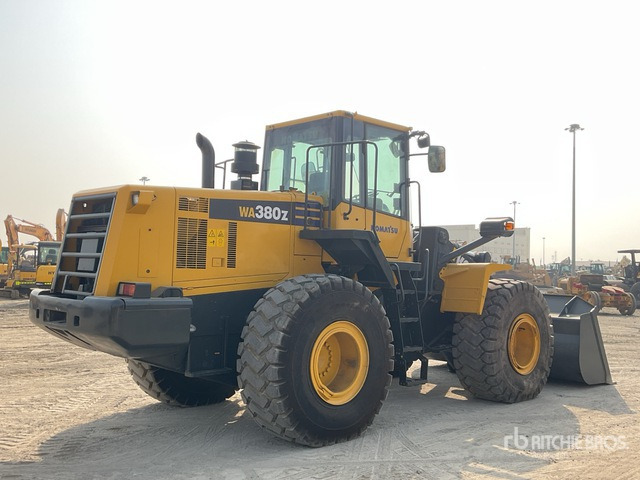 2019 Komatsu WA380Z-6 - Gumikerekes homlokrakodó: 4 kép. 2019 Komatsu WA380Z-6 - Gumikerekes homlokrakodó: 4 kép.