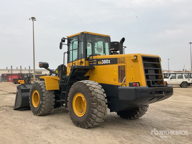 2019 Komatsu WA380Z-6 Wheel Loader - Gumikerekes homlokrakodó: 2 kép. 2019 Komatsu WA380Z-6 Wheel Loader - Gumikerekes homlokrakodó: 2 kép.