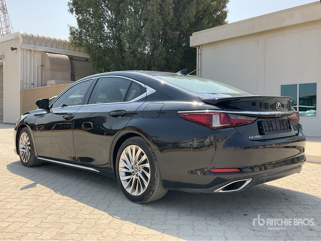 2019 Lexus ES350 Automobile - Autó: 2 kép. 2019 Lexus ES350 Automobile - Autó: 2 kép.