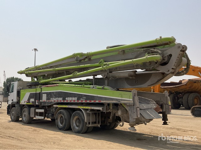 2019 Mercedes-Benz Actros 4141 2019 Zoomlion 56X-6RZ 56 m on 8 ... Concrete Pump Truck - Betonpumpa: 4 kép. 2019 Mercedes-Benz Actros 4141 2019 Zoomlion 56X-6RZ 56 m on 8 ... Concrete Pump Truck - Betonpumpa: 4 kép.