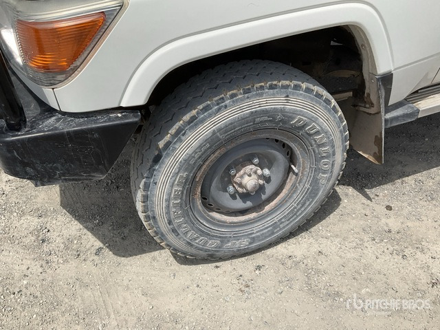 2019 Toyota Land Cruiser 76L 4x4 SUV - Terepjáró/ SUV: 5 kép. 2019 Toyota Land Cruiser 76L 4x4 SUV - Terepjáró/ SUV: 5 kép.