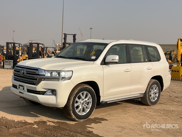 2019 Toyota Land Cruiser GXR- 200L 4x4 SUV - Terepjáró/ SUV: 1 kép. 2019 Toyota Land Cruiser GXR- 200L 4x4 SUV - Terepjáró/ SUV: 1 kép.