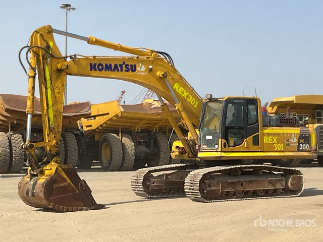 2021 Komatsu PC300-8M0 Tracked Excavator - Lánctalpas kotró: 1 kép. 2021 Komatsu PC300-8M0 Tracked Excavator - Lánctalpas kotró: 1 kép.
