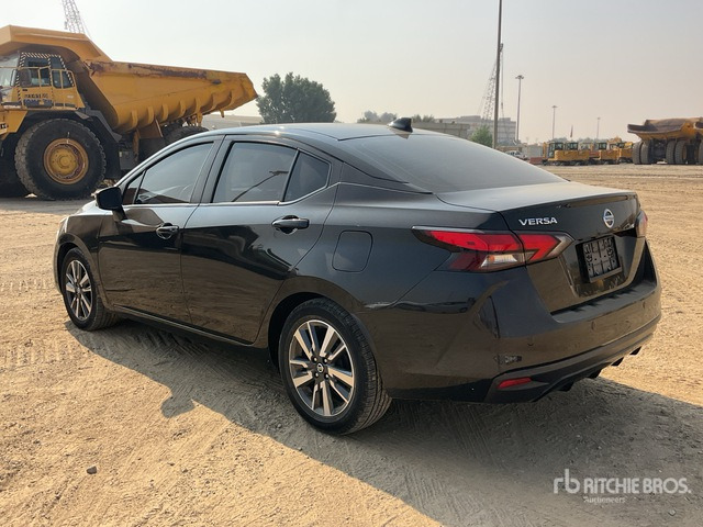 2021 Nissan Versa Automobile - Autó: 2 kép. 2021 Nissan Versa Automobile - Autó: 2 kép.