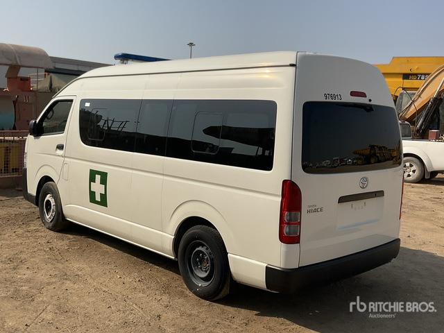 2022 Toyota Hiace High Roof 4x2 Ambulance - Mentőautó: 4 kép. 2022 Toyota Hiace High Roof 4x2 Ambulance - Mentőautó: 4 kép.