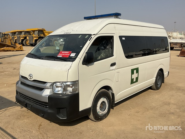 2022 Toyota Hiace High Roof 4x2 Ambulance - Mentőautó: 2 kép. 2022 Toyota Hiace High Roof 4x2 Ambulance - Mentőautó: 2 kép.