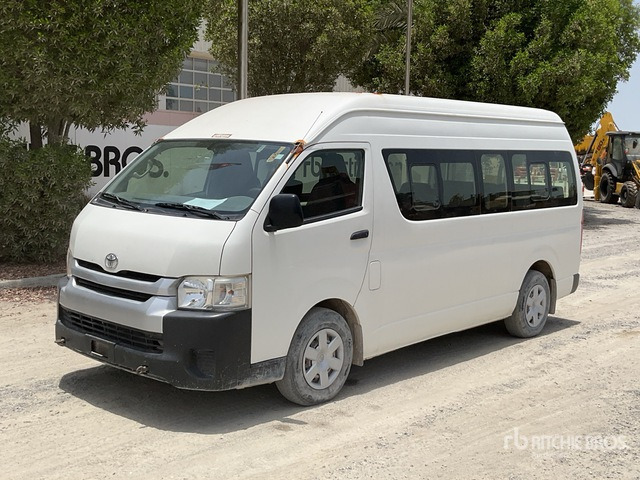 2018 Toyota Hiace High Roof 4x2 16-Seat Mini Bus - Busz: 1 kép. 2018 Toyota Hiace High Roof 4x2 16-Seat Mini Bus - Busz: 1 kép.