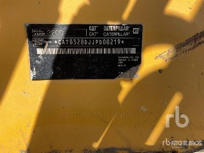 CAT 320 D - Lánctalpas kotró: 5 kép. CAT 320 D - Lánctalpas kotró: 5 kép.