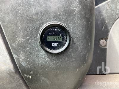 CAT 336D2 - Lánctalpas kotró: 2 kép. CAT 336D2 - Lánctalpas kotró: 2 kép.