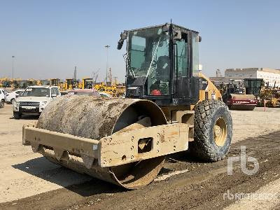 CAT CS-533E - Talajtömörítő: 1 kép. CAT CS-533E - Talajtömörítő: 1 kép.