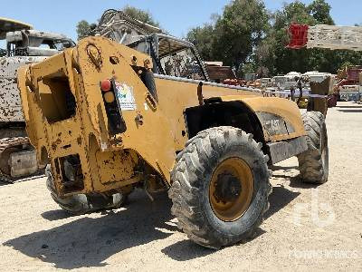 CAT TH580B - Teleszkópos rakodó: 3 kép. CAT TH580B - Teleszkópos rakodó: 3 kép.