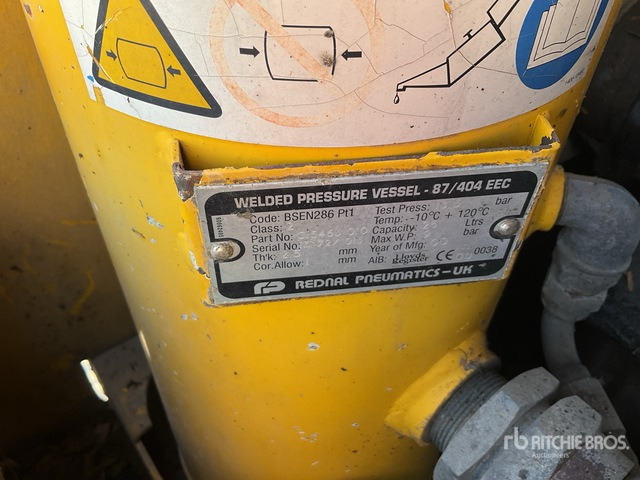 CompAir Air Compressor - Légkompresszor: 4 kép. CompAir Air Compressor - Légkompresszor: 4 kép.