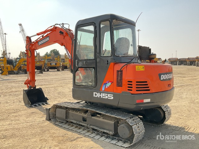 Doosan DH55-V Tracked Excavator - Lánctalpas kotró: 5 kép. Doosan DH55-V Tracked Excavator - Lánctalpas kotró: 5 kép.