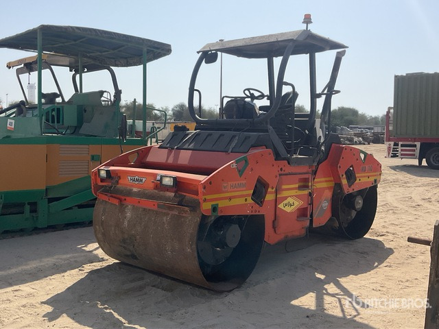 Hamm HD110 - Úthenger: 2 kép. Hamm HD110 - Úthenger: 2 kép.