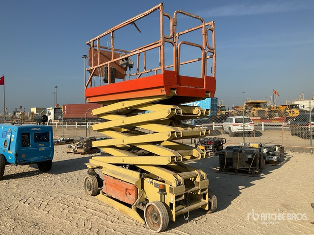 JLG 2646ES Scissor Lift - Ollós emelő: 2 kép. JLG 2646ES Scissor Lift - Ollós emelő: 2 kép.