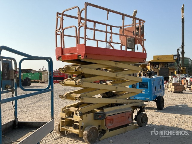 JLG 2646ES Scissor Lift - Ollós emelő: 3 kép. JLG 2646ES Scissor Lift - Ollós emelő: 3 kép.