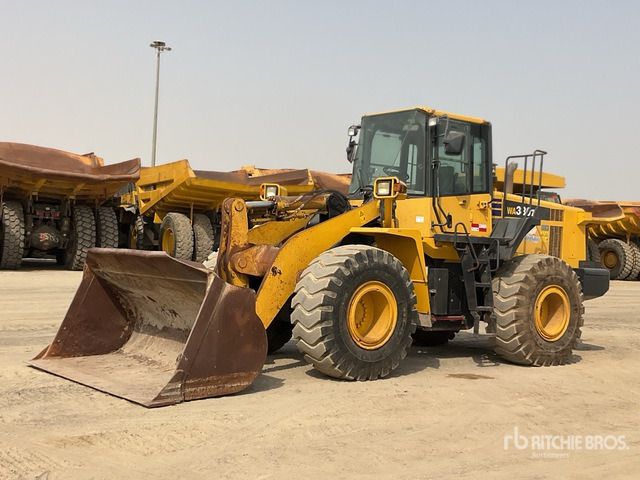 Komatsu WA380Z-6 - Gumikerekes homlokrakodó: 1 kép. Komatsu WA380Z-6 - Gumikerekes homlokrakodó: 1 kép.