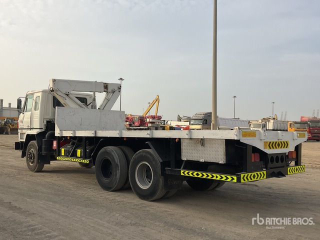 Nissan TF20 - Platós teherautó, Darus autó: 3 kép. Nissan TF20 - Platós teherautó, Darus autó: 3 kép.