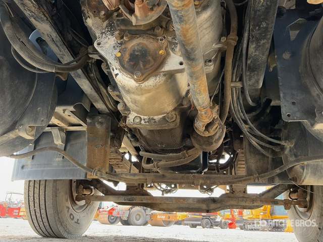 2005 Mack Granite CV713 6x4 T/A Day Cab Truck Tractor - Nyergesvontató: 5 kép. 2005 Mack Granite CV713 6x4 T/A Day Cab Truck Tractor - Nyergesvontató: 5 kép.