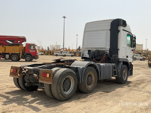 2007 Mercedes-Benz Actros 3348 6x4 T/A Sleeper Truck Tractor - Nyergesvontató: 3 kép. 2007 Mercedes-Benz Actros 3348 6x4 T/A Sleeper Truck Tractor - Nyergesvontató: 3 kép.