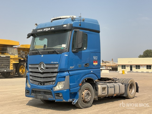 2013 Mercedes-Benz Actros 1845LS 4x2 S/A Sleeper Truck Tractor - Nyergesvontató: 2 kép. 2013 Mercedes-Benz Actros 1845LS 4x2 S/A Sleeper Truck Tractor - Nyergesvontató: 2 kép.