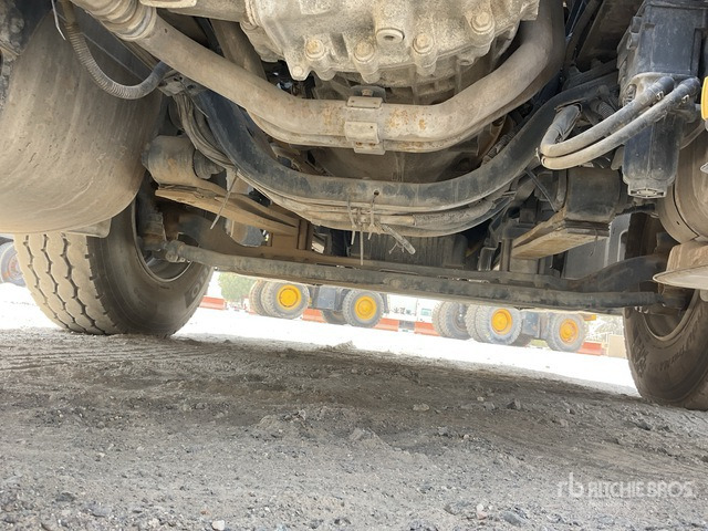 2015 Mercedes-Benz Actros 1845LS 4x2 S/A Sleeper Truck Tractor - Nyergesvontató: 5 kép. 2015 Mercedes-Benz Actros 1845LS 4x2 S/A Sleeper Truck Tractor - Nyergesvontató: 5 kép.