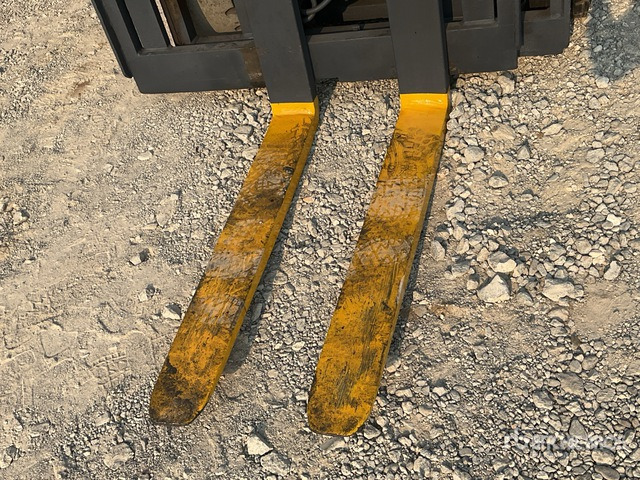 TCM Forklift - Villás targonca: 4 kép. TCM Forklift - Villás targonca: 4 kép.