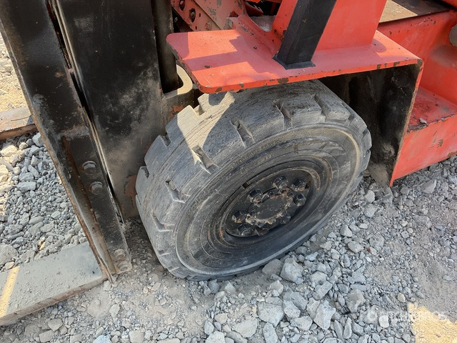 Toyota 02-5FD25 Forklift - Dízel targonca: 4 kép. Toyota 02-5FD25 Forklift - Dízel targonca: 4 kép.