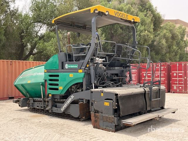 Vogele SUPER 1800-2L - Útburkológép: 4 kép. Vogele SUPER 1800-2L - Útburkológép: 4 kép.