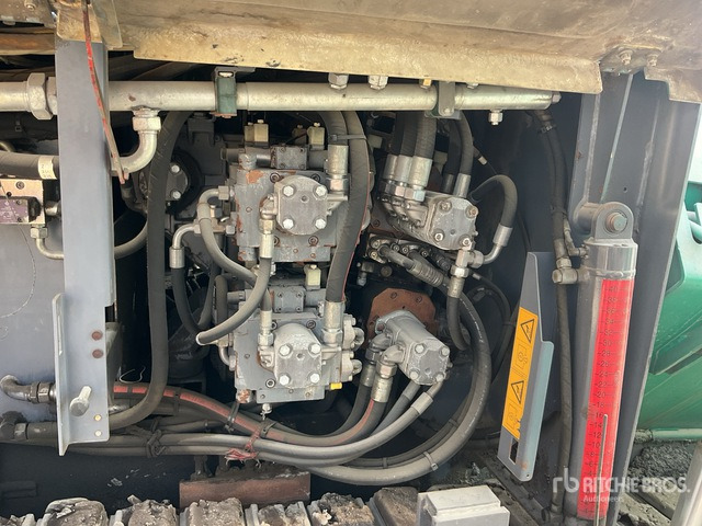 Vogele SUPER 1800-2L - Útburkológép: 5 kép. Vogele SUPER 1800-2L - Útburkológép: 5 kép.