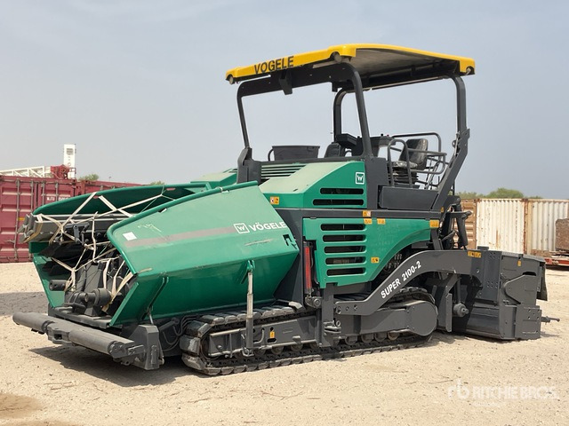 Vogele SUPER 2100-2 - Útburkológép: 2 kép. Vogele SUPER 2100-2 - Útburkológép: 2 kép.