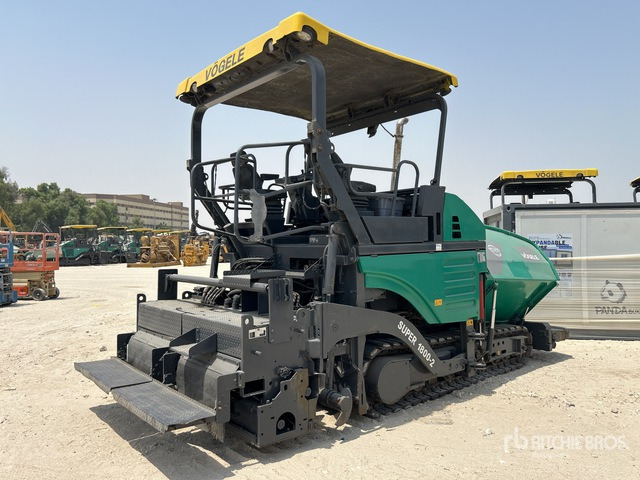 Vogele Super 1800-2 - Útburkológép: 3 kép. Vogele Super 1800-2 - Útburkológép: 3 kép.