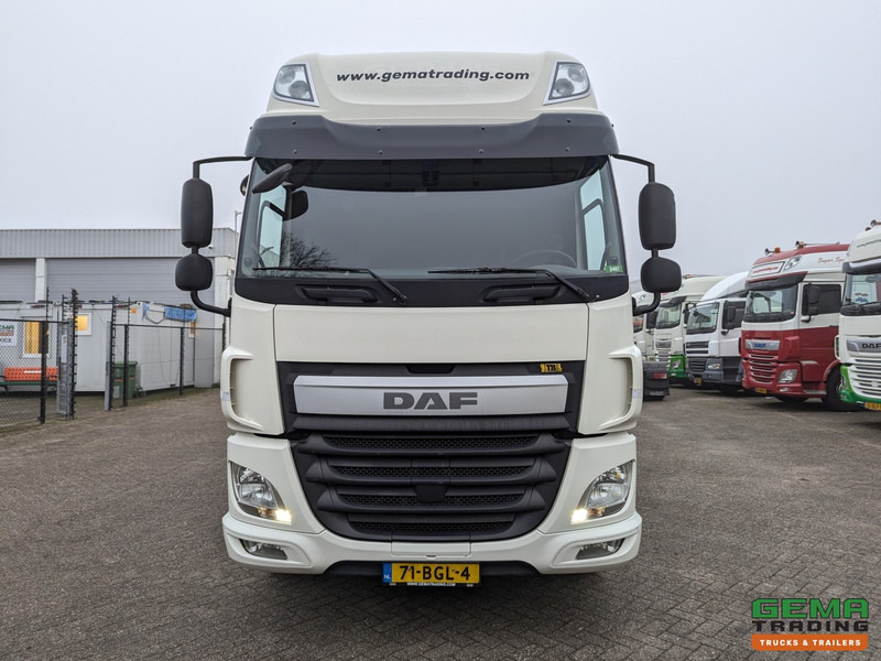 Dobozos felépítményű teherautó DAF CF 370 FA 4x2 Spacecab Euro6 - GeslotenBak 8.2M + Laadklep 2000kg - HardHouten vloer - 10/2025APK: 9 kép.