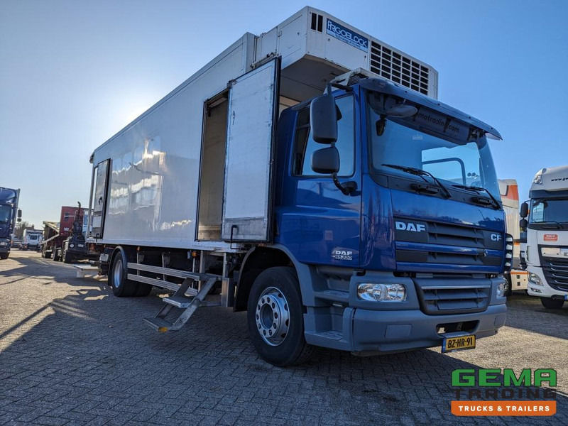 DAF FA CF65.220 4x2 Daycab Euro5 KoelVriesBak 8m - FrigoBlock - Zijdeuren - Compartimenten (V669) - Hűtős teherautó: 2 kép. DAF FA CF65.220 4x2 Daycab Euro5 KoelVriesBak 8m - FrigoBlock - Zijdeuren - Compartimenten (V669) - Hűtős teherautó: 2 kép.