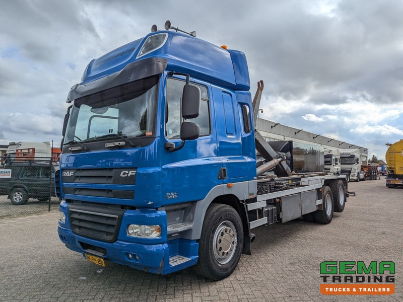 DAF FAS CF85.410 6x2 Euro5 FAS CF85.410 6x2 Spacecab Euro5 - HaakarmSysteem AJK 20T - KlapBumper - Vangmuilkoppeling - Lift-As - Horgos rakodó teherautó: 1 kép. DAF FAS CF85.410 6x2 Euro5 FAS CF85.410 6x2 Spacecab Euro5 - HaakarmSysteem AJK 20T - KlapBumper - Vangmuilkoppeling - Lift-As - Horgos rakodó teherautó: 1 kép.