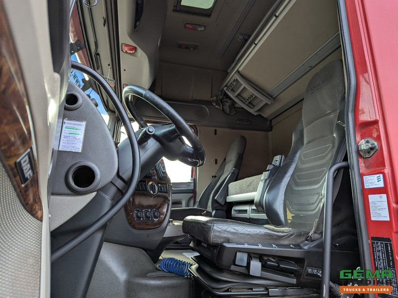 DAF FAS XF105.460 6x2 SuperSpaceCab Euro5 - VDL Haakarm Systeem 20T - Dubbele Vangmuil - LiftAs - 11/2025 APK - Horgos rakodó teherautó: 5 kép. DAF FAS XF105.460 6x2 SuperSpaceCab Euro5 - VDL Haakarm Systeem 20T - Dubbele Vangmuil - LiftAs - 11/2025 APK - Horgos rakodó teherautó: 5 kép.